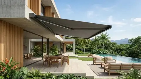 Toldo retrátil e esquadrias de alto padrão instalados pela Persiflakis